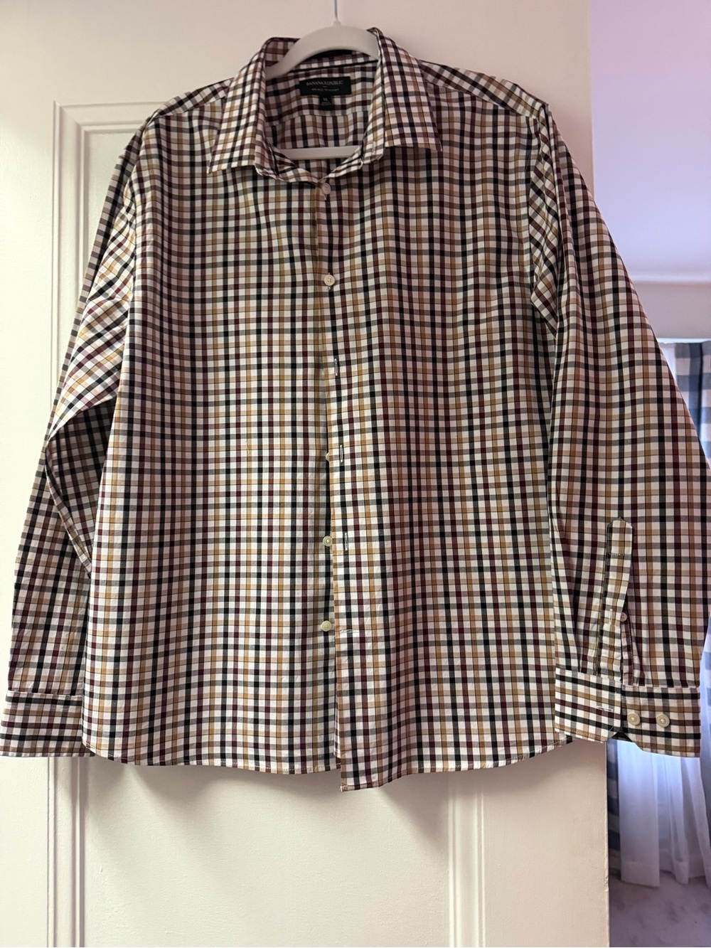 Banana Republic Men's Checked Button-Up Shirt in Tan, Dark Plum & Burgundy